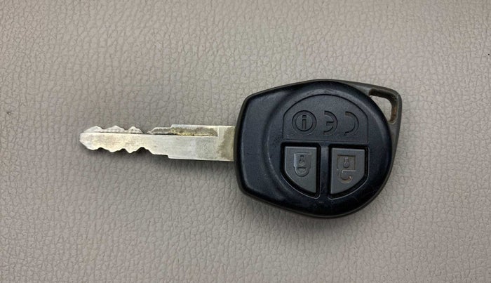 2017 Maruti Dzire VXI, Petrol, Manual, 30,257 km, Key Close Up