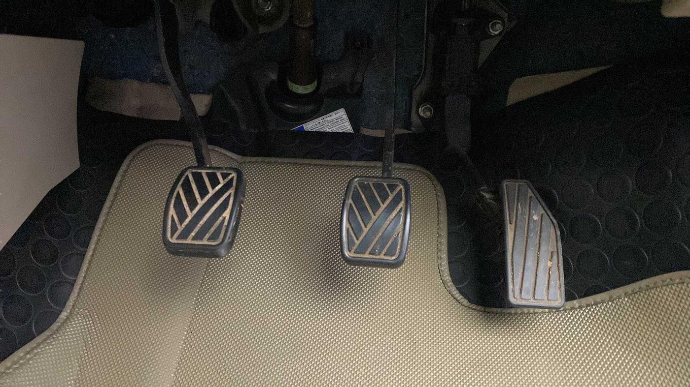 2017 Maruti Dzire VXI, Petrol, Manual, 30,257 km, Pedals