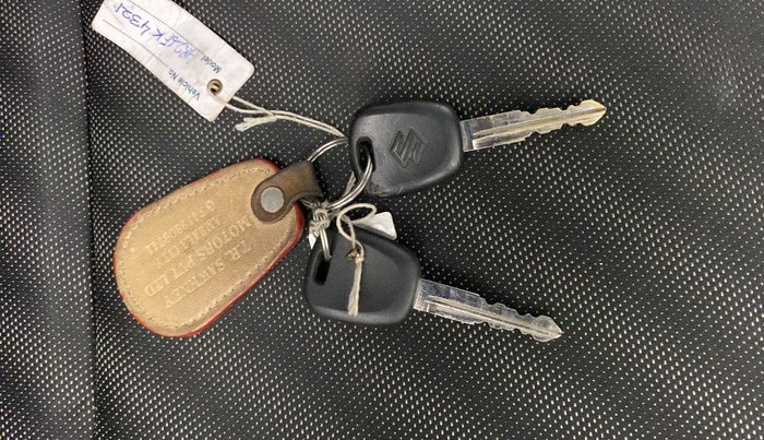 2023 Maruti Swift LXI, Petrol, Manual, 11,387 km, Key Close Up