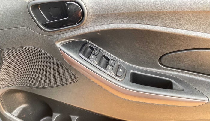 2020 Ford FREESTYLE TITANIUM 1.2 PETROL, Petrol, Manual, 29,049 km, Driver Side Door Panels Control