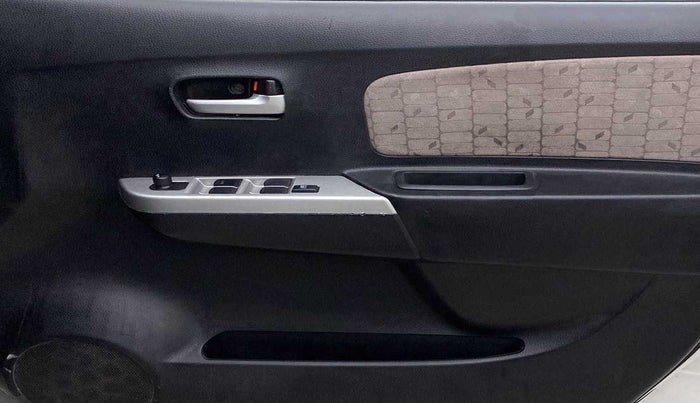 2014 Maruti Wagon R 1.0 VXI, Petrol, Manual, 47,355 km, Driver Side Door Panels Control