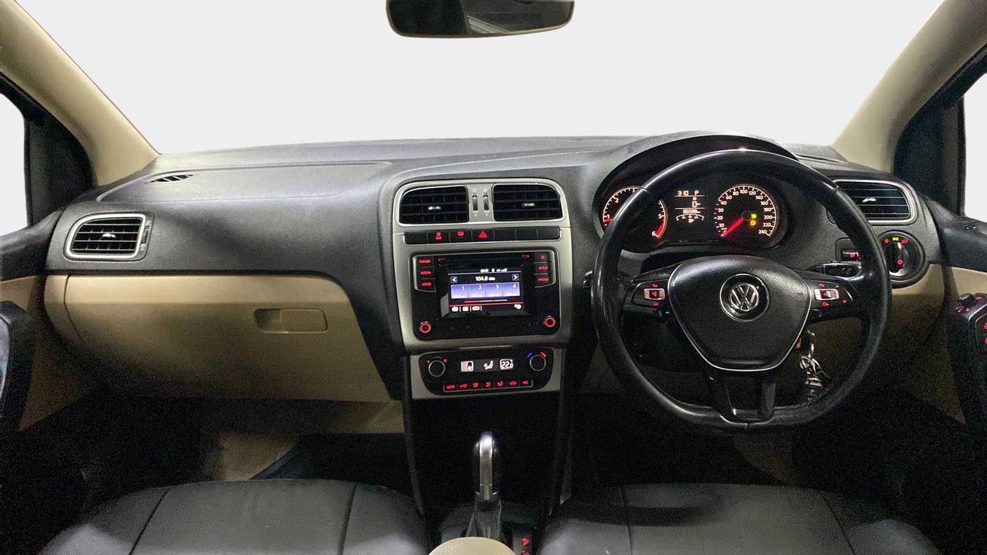 2017 Volkswagen Ameo HIGHLINE PLUS 1.5L AT 16 ALLOY, Diesel, Automatic, 86,376 km, Dashboard