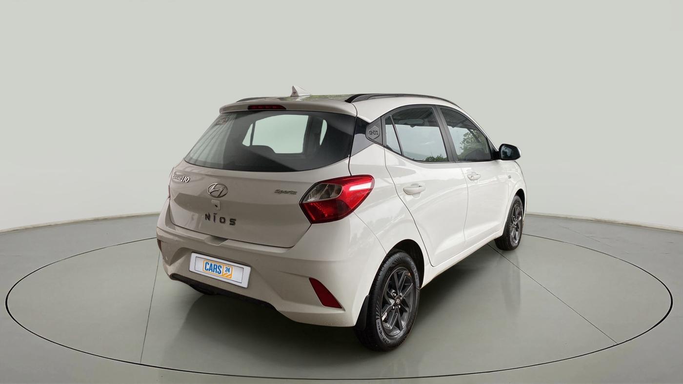 2022 Hyundai GRAND I10 NIOS SPORTZ AMT 1.2 KAPPA VTVT, Petrol, Automatic, 19,242 km, Right Back Diagonal