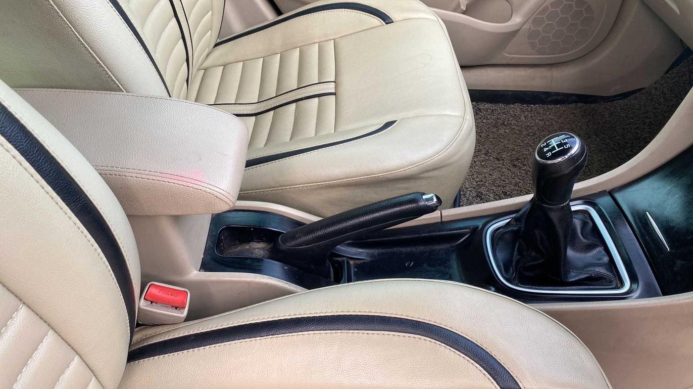 2018 Maruti Ciaz ALPHA 1.5 SHVS PETROL, Petrol, Manual, 46,461 km, Gear Lever