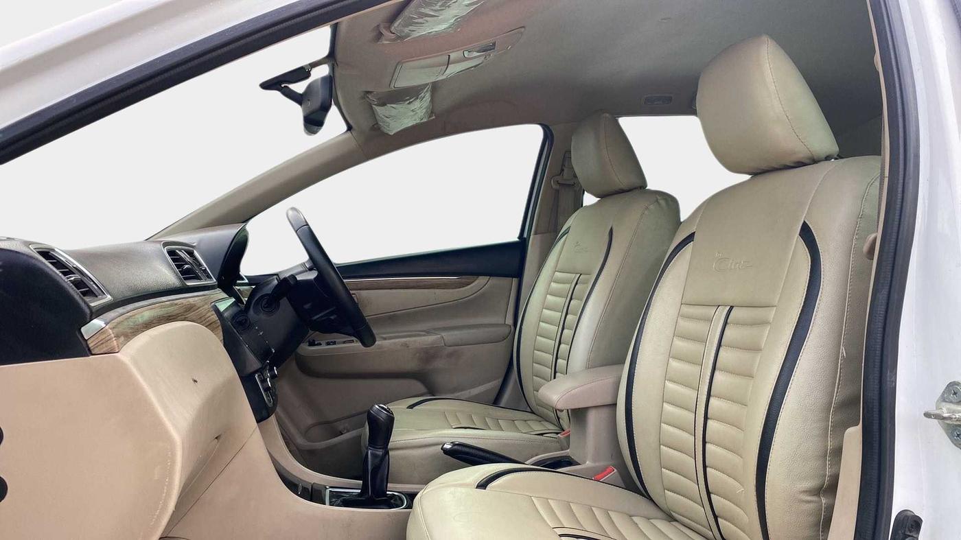 2018 Maruti Ciaz ALPHA 1.5 SHVS PETROL, Petrol, Manual, 46,461 km, Right Side Front Door Cabin