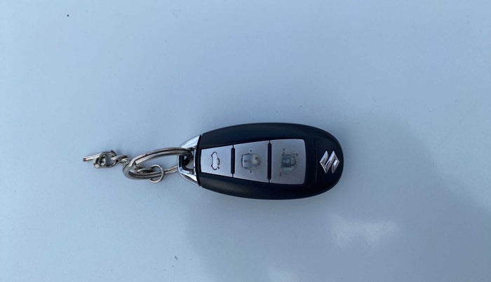 2018 Maruti Ciaz ALPHA 1.5 SHVS PETROL, Petrol, Manual, 46,461 km, Key Close Up