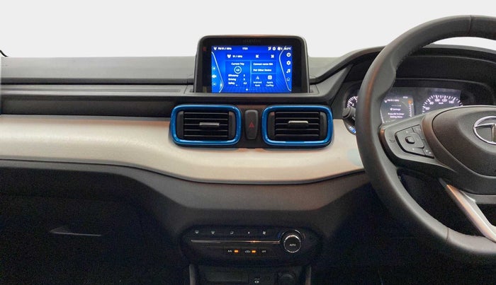 2023 Tata PUNCH CREATIVE AMT 1.2 RTN DUAL TONE, Petrol, Automatic, 893 km, Air Conditioner