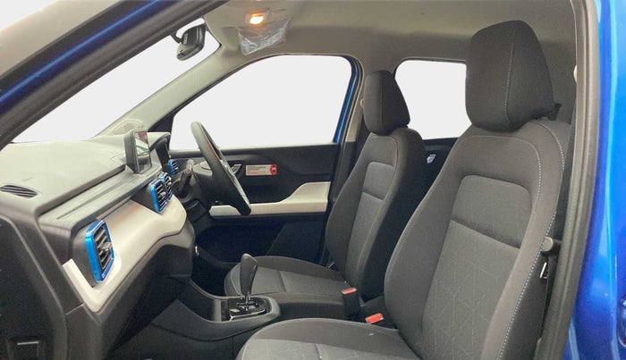 2023 Tata PUNCH CREATIVE AMT 1.2 RTN DUAL TONE, Petrol, Automatic, 893 km, Right Side Front Door Cabin