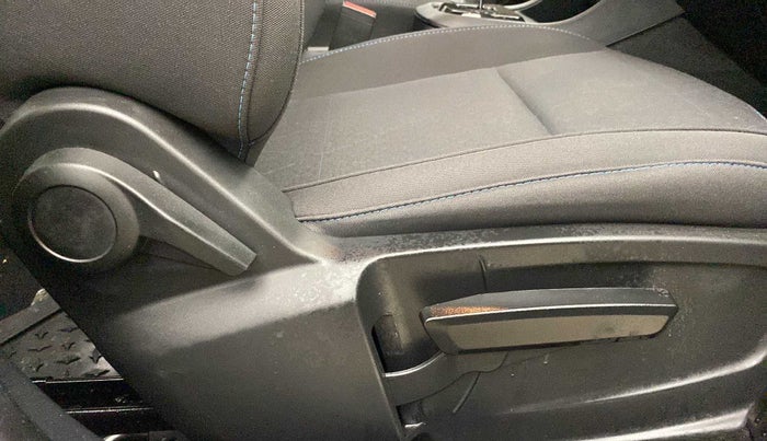 2023 Tata PUNCH CREATIVE AMT 1.2 RTN DUAL TONE, Petrol, Automatic, 893 km, Driver Side Adjustment Panel