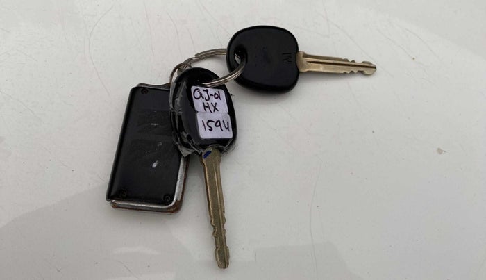 2018 Hyundai Eon ERA +, Petrol, Manual, 47,659 km, Key Close Up