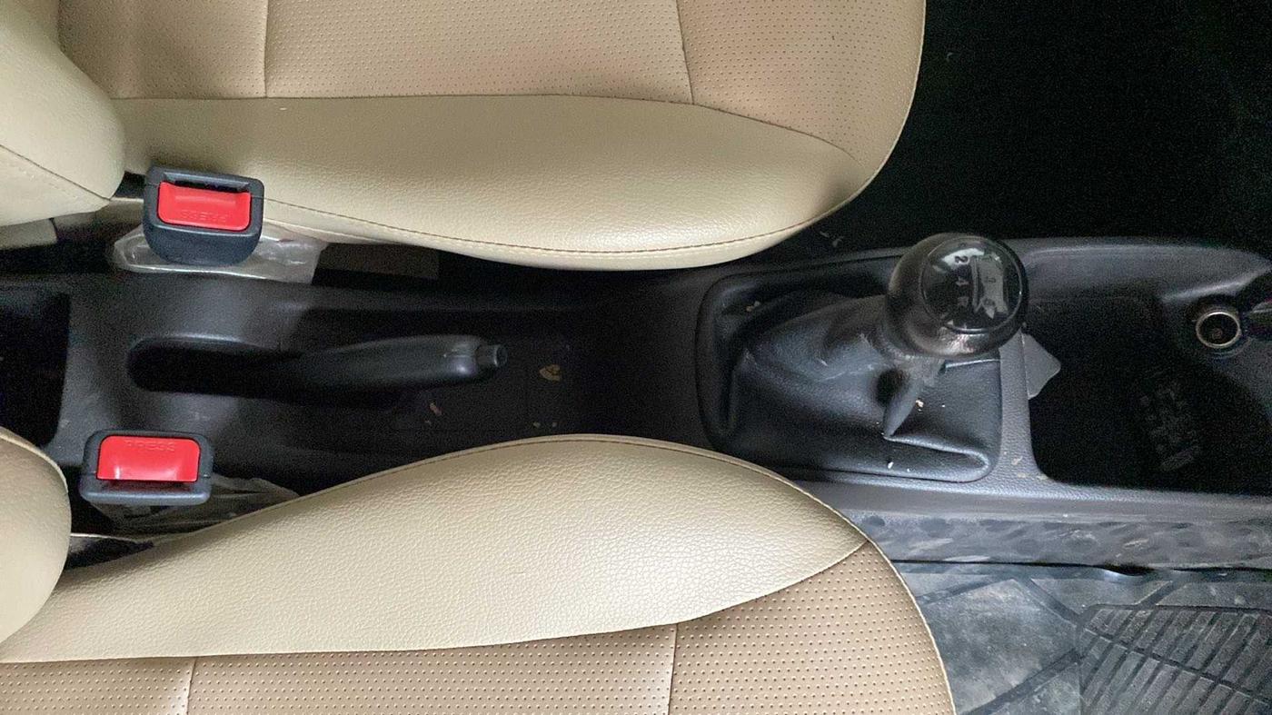 2018 Hyundai Eon ERA +, Petrol, Manual, 47,659 km, Gear Lever