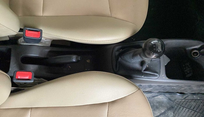 2018 Hyundai Eon ERA +, Petrol, Manual, 47,659 km, Gear Lever