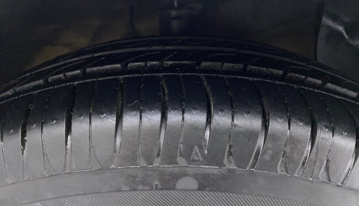 2017 Hyundai Grand i10 SPORTZ (O) 1.2 AT VTVT, Petrol, Automatic, 49,800 km, Right Front Tyre Tread