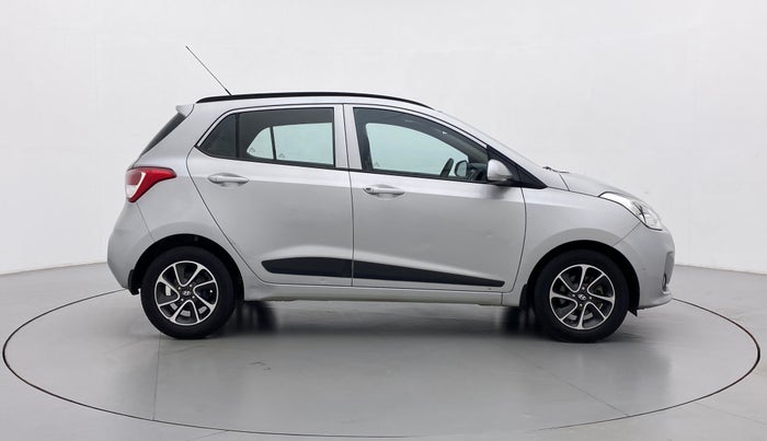 2017 Hyundai Grand i10 SPORTZ (O) 1.2 AT VTVT, Petrol, Automatic, 49,800 km, Right Side View