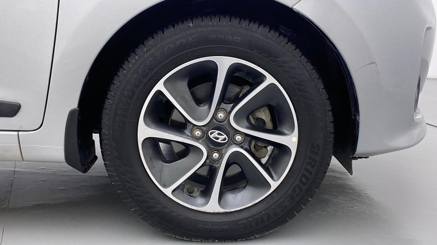 2017 Hyundai Grand i10 SPORTZ (O) 1.2 AT VTVT, Petrol, Automatic, 49,800 km, Right Front Wheel