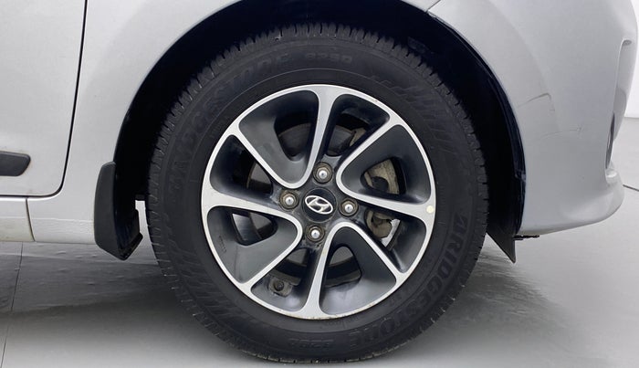 2017 Hyundai Grand i10 SPORTZ (O) 1.2 AT VTVT, Petrol, Automatic, 49,800 km, Right Front Wheel