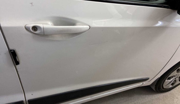 2018 Hyundai Xcent S 1.2, CNG, Manual, 91,296 km, Driver-side door - Weather strip has minor damage