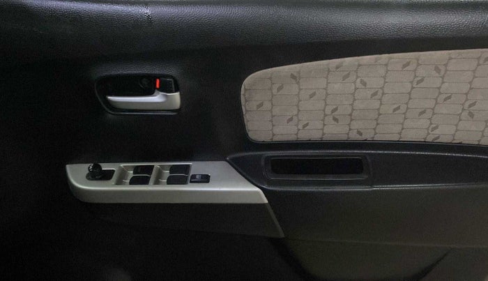 2015 Maruti Wagon R 1.0 VXI, Petrol, Manual, 34,384 km, Driver Side Door Panels Control