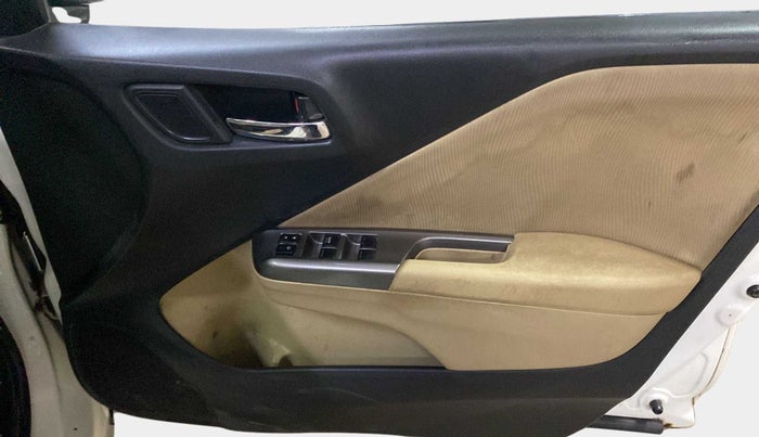 2016 Honda City 1.5L I-VTEC V MT, CNG, Manual, 64,081 km, Driver Side Door Panels Control