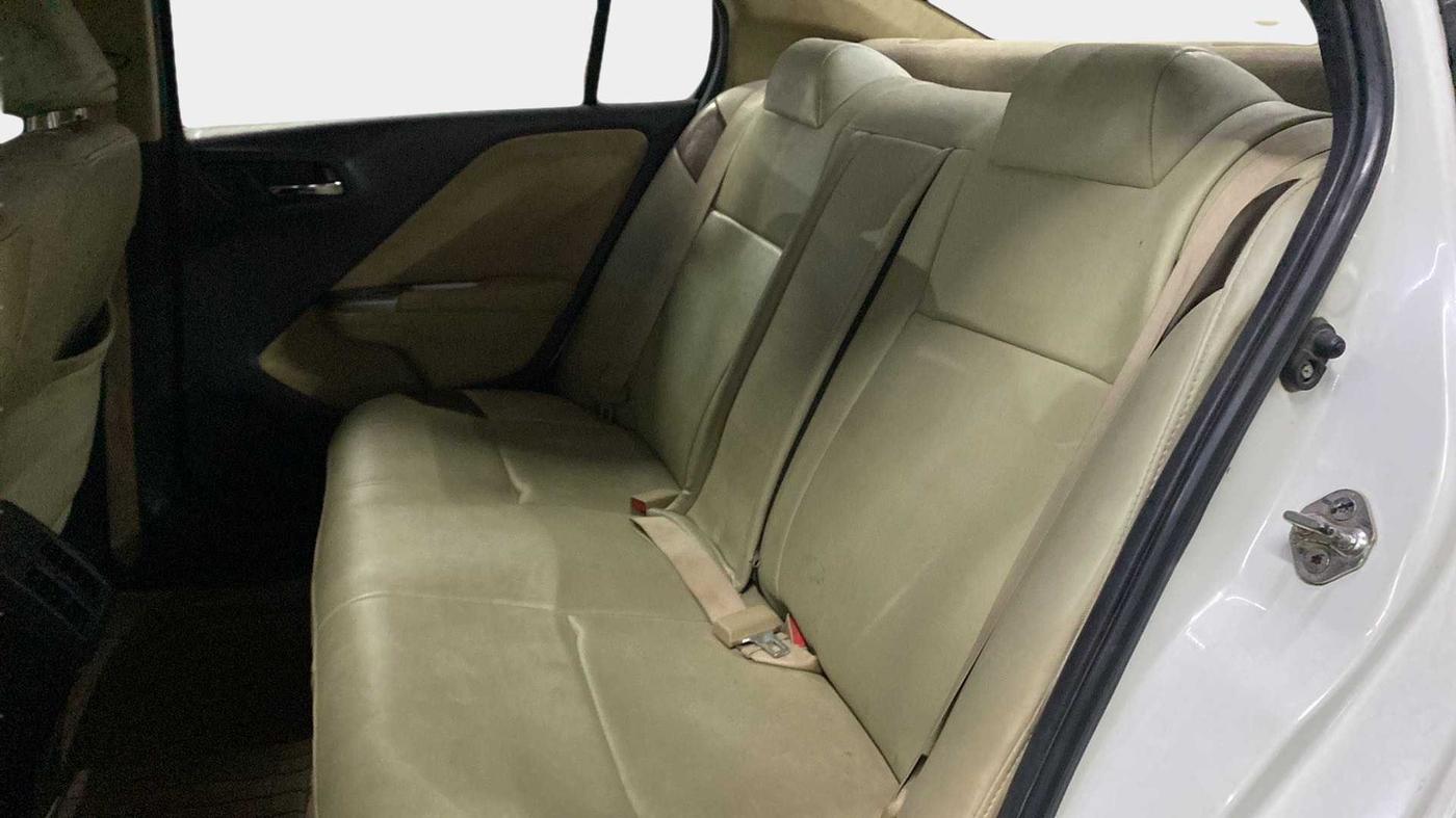 2016 Honda City 1.5L I-VTEC V MT, CNG, Manual, 64,081 km, Right Side Rear Door Cabin