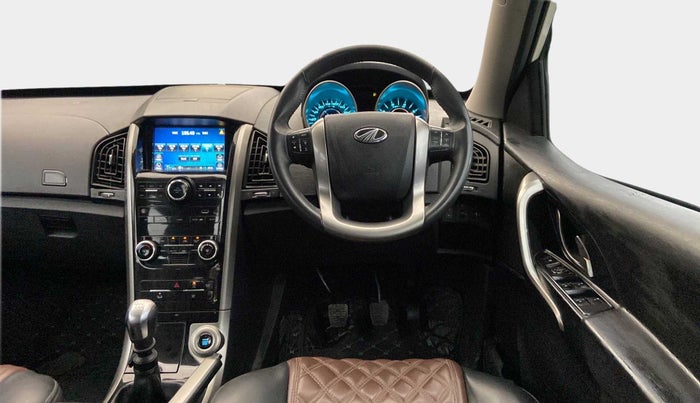 2019 Mahindra XUV500 W9, Diesel, Manual, 42,809 km, Steering Wheel Close Up