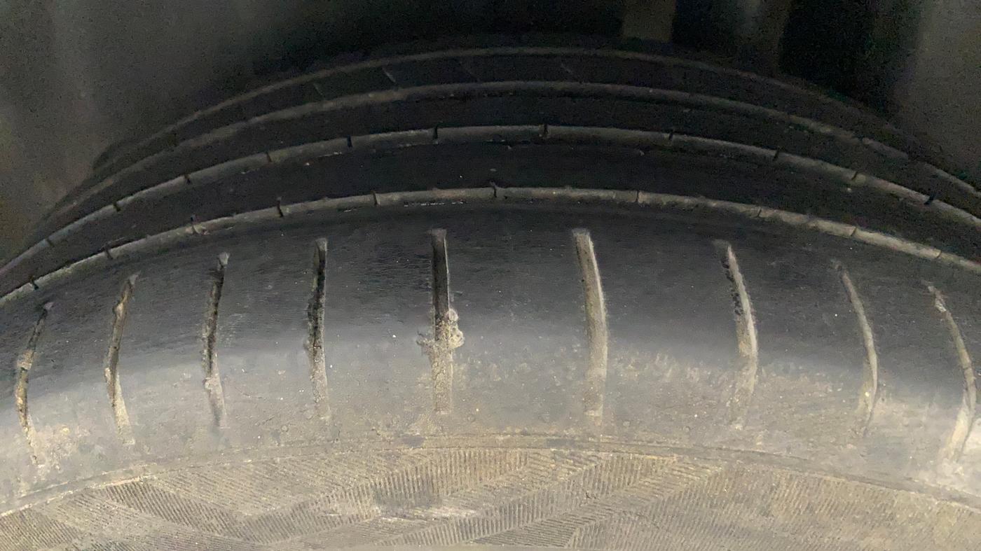 2018 Maruti Ciaz ALPHA 1.4 PETROL, Petrol, Manual, 66,894 km, Left Rear Tyre Tread