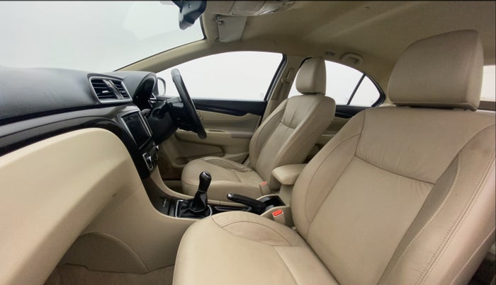 2018 Maruti Ciaz ALPHA 1.4 PETROL, Petrol, Manual, 66,894 km, Right Side Front Door Cabin