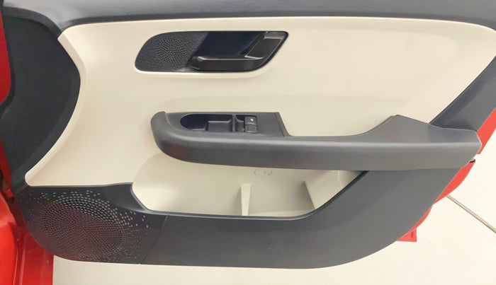2021 Tata ALTROZ XE PETROL, Petrol, Manual, 39,308 km, Driver Side Door Panels Control