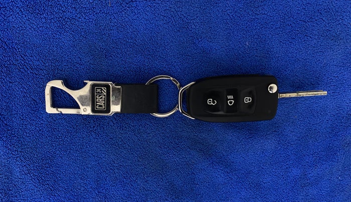 2021 Tata ALTROZ XE PETROL, Petrol, Manual, 39,308 km, Key Close Up