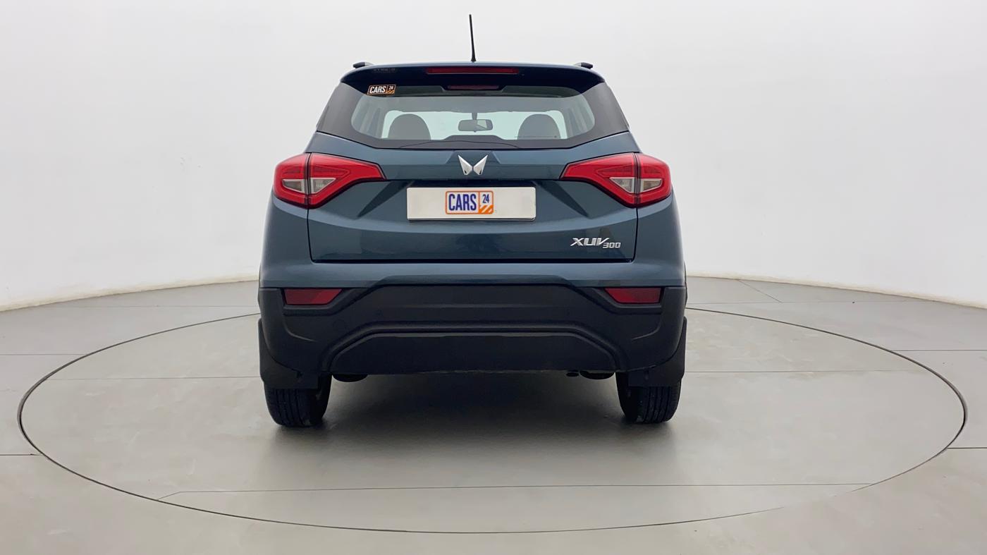 2023 Mahindra XUV300 W6 1.2 PETROL, Petrol, Manual, 899 km, Back/Rear