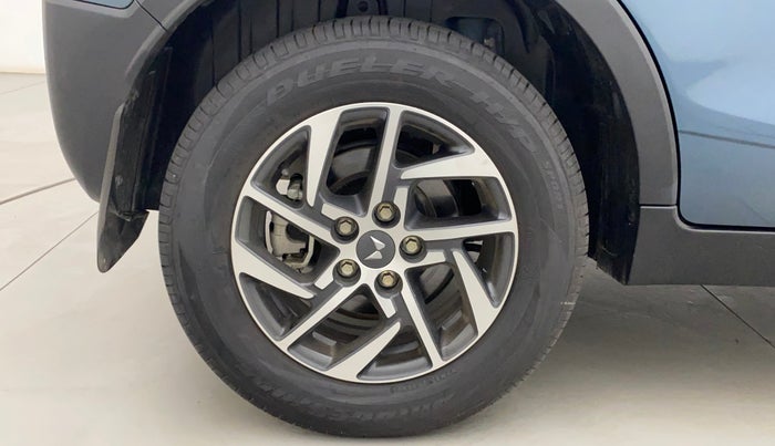 2023 Mahindra XUV300 W6 1.2 PETROL, Petrol, Manual, 899 km, Right Rear Wheel