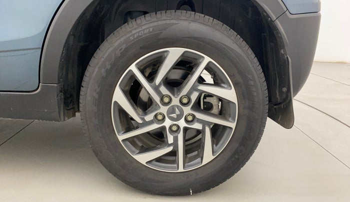 2023 Mahindra XUV300 W6 1.2 PETROL, Petrol, Manual, 899 km, Left Rear Wheel