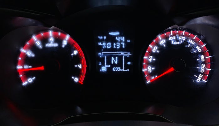 2023 Mahindra XUV300 W6 1.2 PETROL, Petrol, Manual, 899 km, Odometer Image