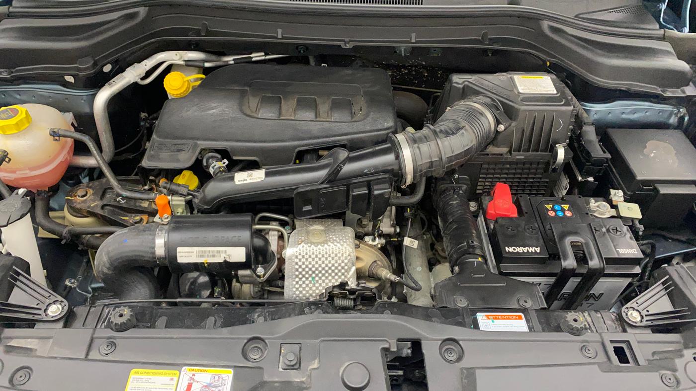 2023 Mahindra XUV300 W6 1.2 PETROL, Petrol, Manual, 899 km, Open Bonet