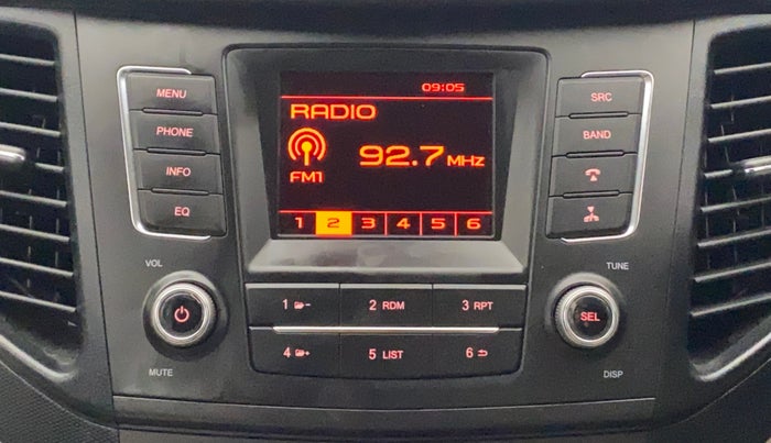 2023 Mahindra XUV300 W6 1.2 PETROL, Petrol, Manual, 899 km, Infotainment System