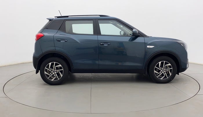 2023 Mahindra XUV300 W6 1.2 PETROL, Petrol, Manual, 899 km, Right Side View