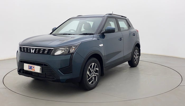 2023 Mahindra XUV300 W6 1.2 PETROL, Petrol, Manual, 899 km, Left Front Diagonal