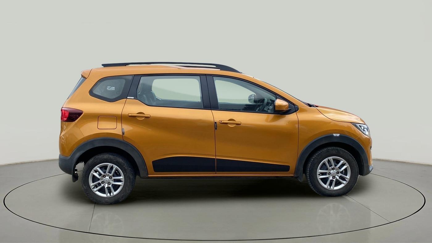 2020 Renault TRIBER RXT, Petrol, Manual, 40,404 km, Right Side