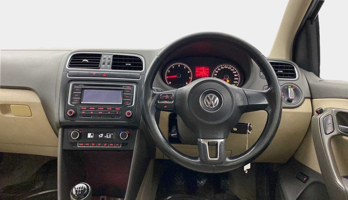 2013 Volkswagen Vento HIGHLINE 1.6 MPI, Petrol, Manual, 83,968 km, Steering Wheel Close Up