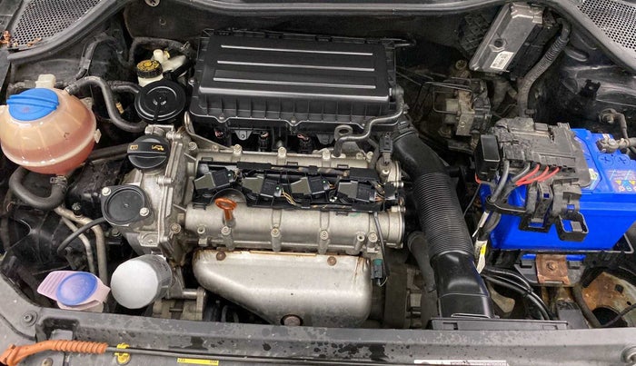 2013 Volkswagen Vento HIGHLINE 1.6 MPI, Petrol, Manual, 83,968 km, Open Bonet