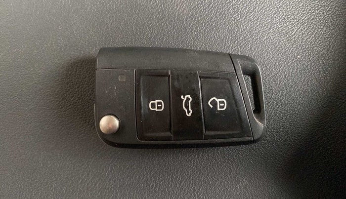 2022 Skoda SLAVIA STYLE 1.0L TSI AT, Petrol, Automatic, 43,038 km, Key Close Up