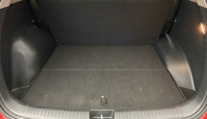 2017 Hyundai Creta E PLUS 1.6 PETROL, Petrol, Manual, 83,253 km, Boot Inside