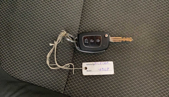 2017 Hyundai Creta E PLUS 1.6 PETROL, Petrol, Manual, 83,253 km, Key Close Up