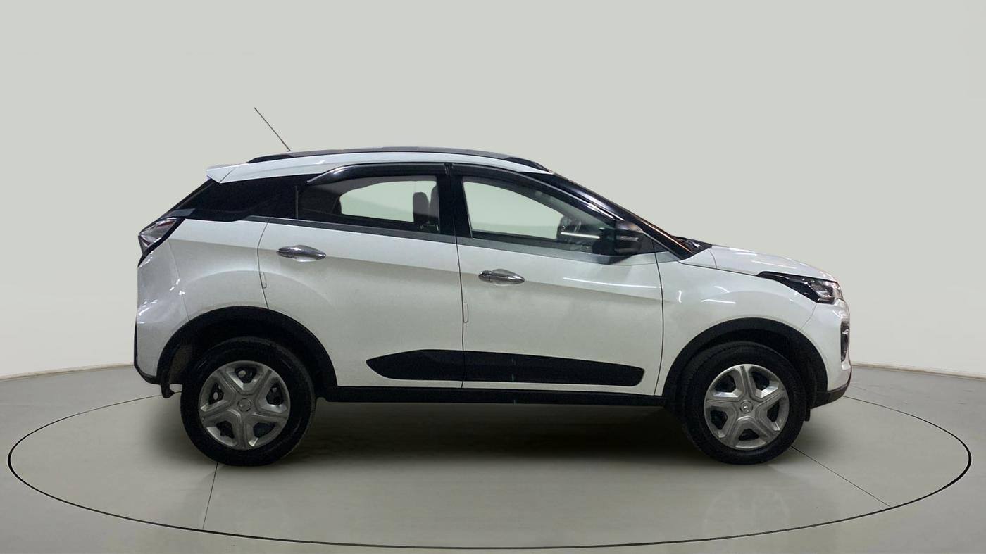 2022 Tata NEXON XMA SUNROOF DIESEL, Diesel, Automatic, 21,122 km, Right Side View