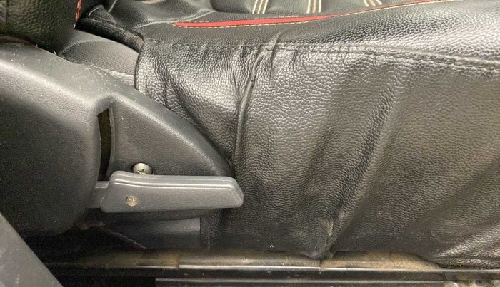 2018 Maruti Alto 800 LXI CNG, CNG, Manual, 87,609 km, Driver Side Adjustment Panel