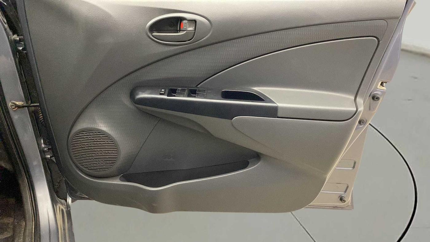 2013 Toyota Etios Liva G, Petrol, Manual, 50,580 km, Driver Side Door Panels Control