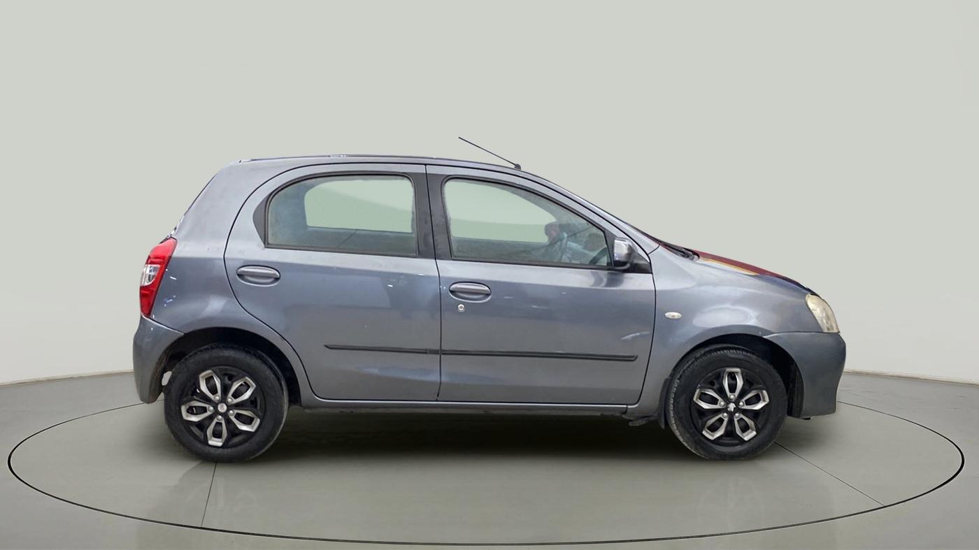 2013 Toyota Etios Liva G, Petrol, Manual, 50,580 km, Right Side View