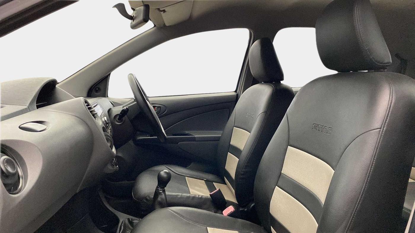 2013 Toyota Etios Liva G, Petrol, Manual, 50,580 km, Right Side Front Door Cabin