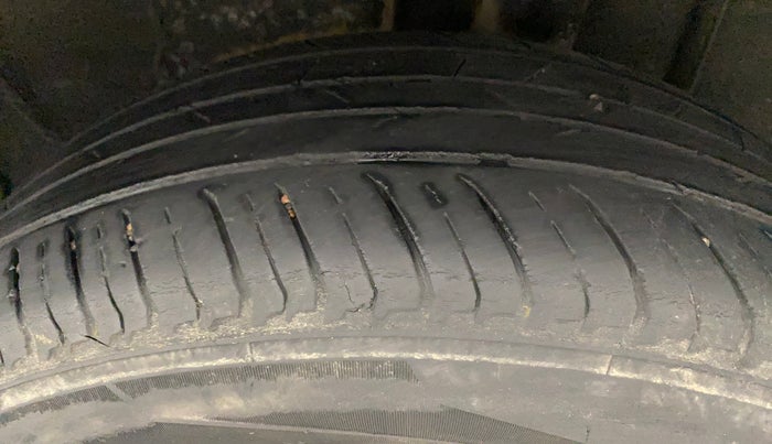 2021 Nissan MAGNITE XE, Petrol, Manual, 45,176 km, Left Rear Tyre Tread