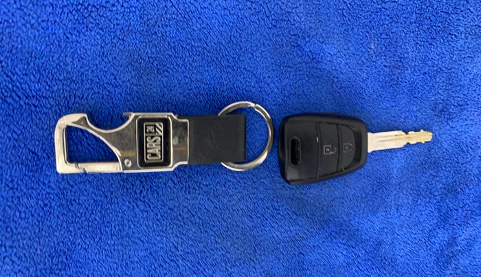2018 Hyundai NEW SANTRO SPORTZ AMT, Petrol, Automatic, 13,028 km, Key Close Up